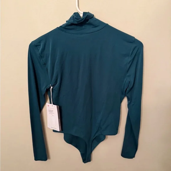 NWT Lululemon Longsleeve Turtleneck Bodysuit Womens Size Medium - Picture 2 of 2
